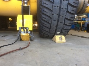 Lifting Heavy Mining Trucks Quickly and Safely using the PowR-Lock Portable Lift System