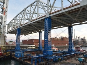 Jack Up System Lifts 1,500-ton Span on Fore River Bridge